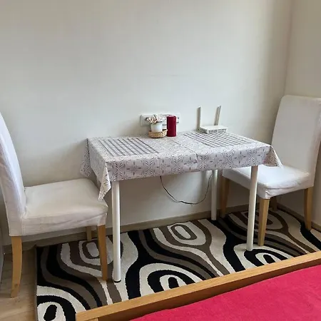 Comfy Studio In 5 Apartment Prague
